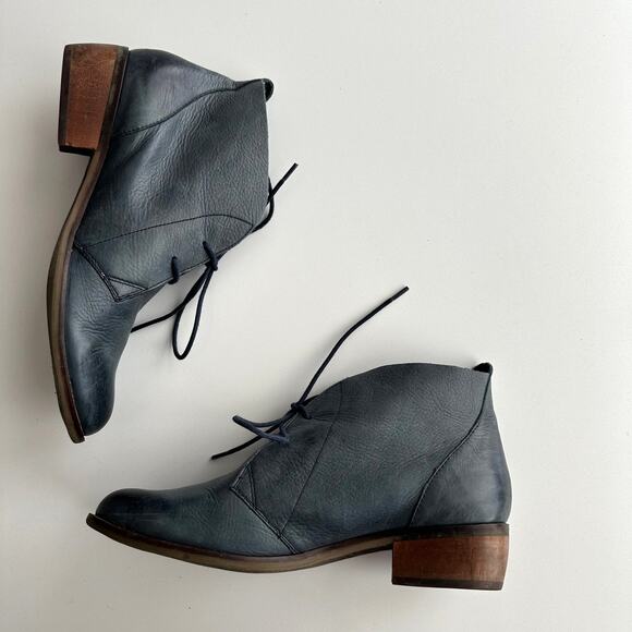 Latigo Isaac Chukka Two Hole Lace Up Wood Heel Navy Gray Booties 9 - Picture 2 of 7